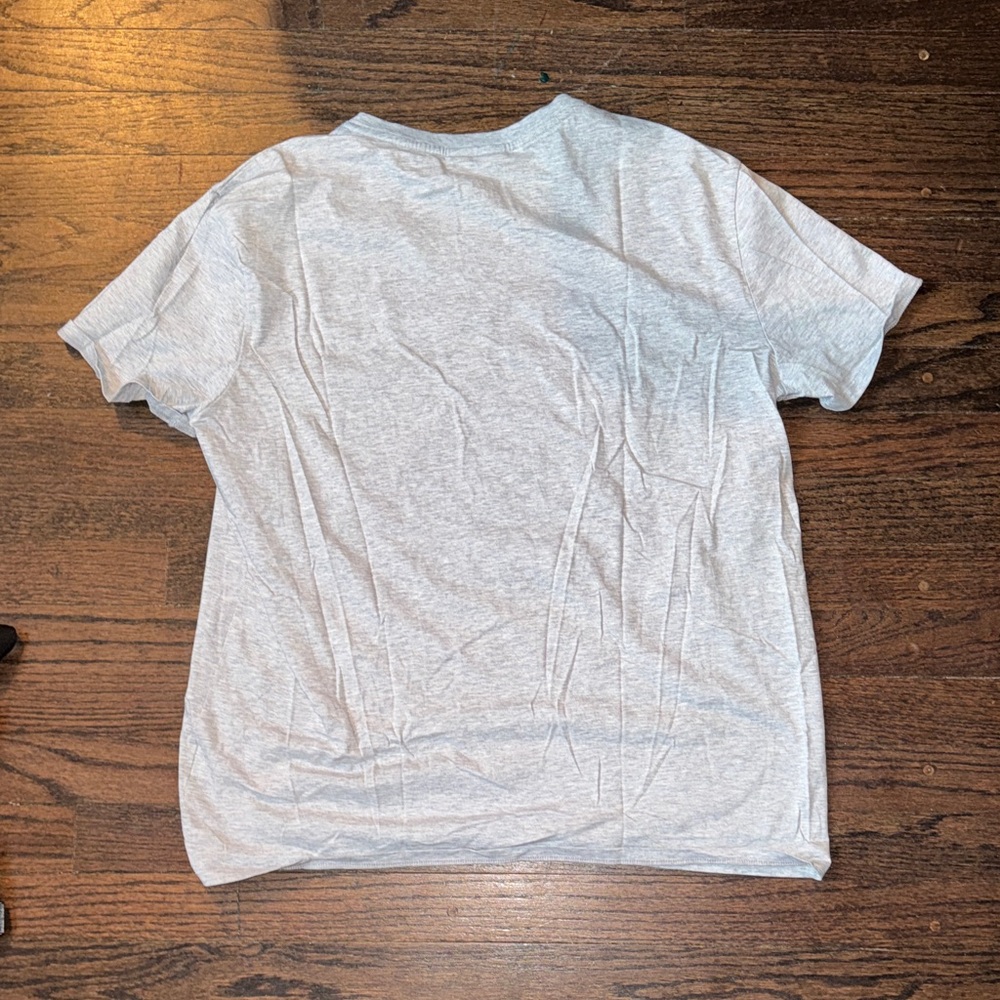 Lacoste Gray Short Sleeve V Neck Men’s XL Tee - Picture 4 of 4